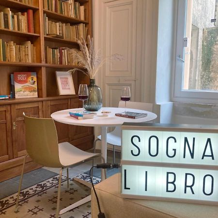 Sognalibro Bed And Books Bed & Breakfast Ragusa Bagian luar foto