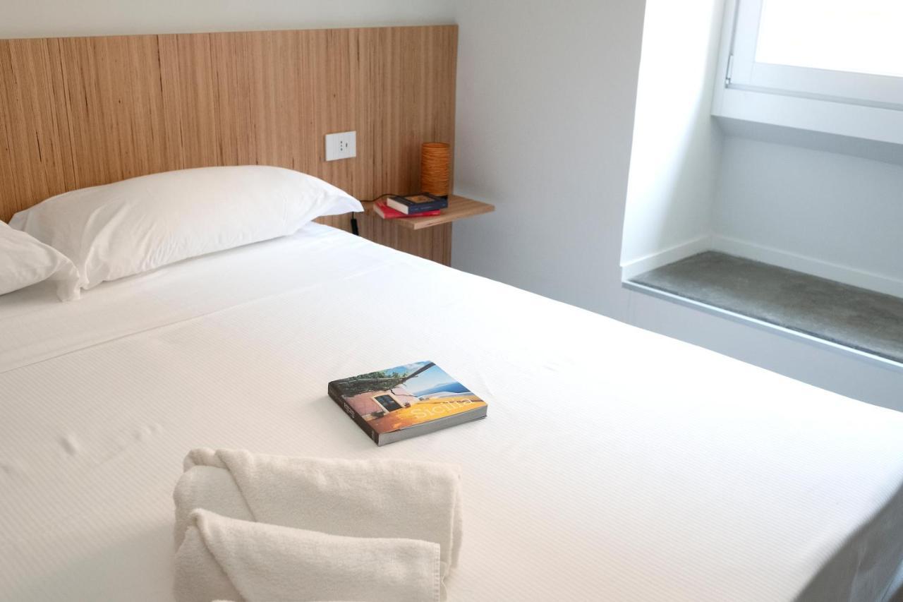 Sognalibro Bed And Books Bed & Breakfast Ragusa Bagian luar foto